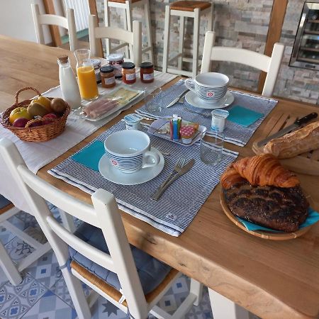 Bed and Breakfast "Chez Nat" Chaillevette Exterior foto